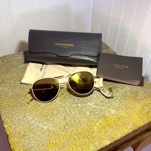 They have not been worn. Can contact me for more information.